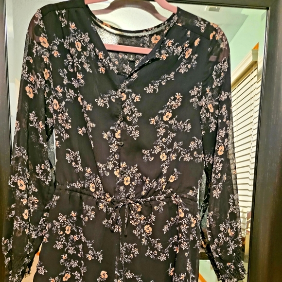 Long-sleeved Floral Romper-size Medium - Picture 11 of 11
